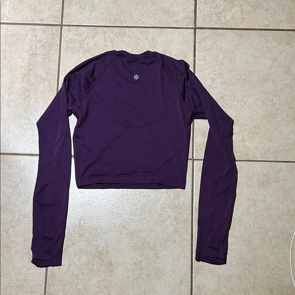 Women’s Lululemon athletica Deep Purple Long Sleeve Crop Top - Picture 3 of 3